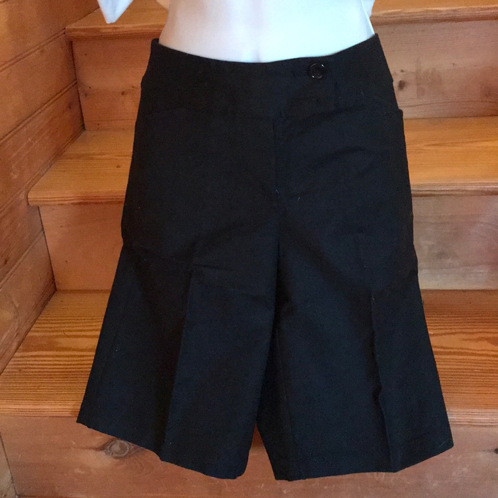 Ann Taylor signature fit shorts size 4